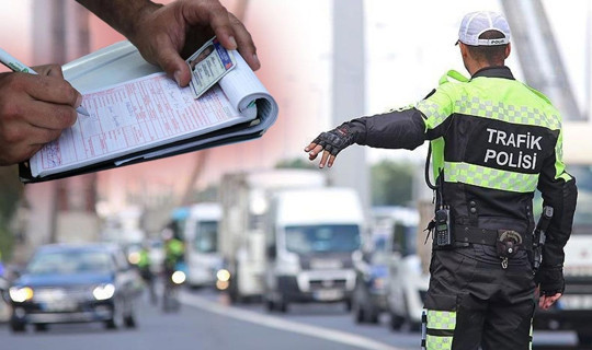 AK Parti'ye Şikayet Yağdı, Tartışma Alevlendi: Trafik Cezaları Yeniden Şekilleniyor