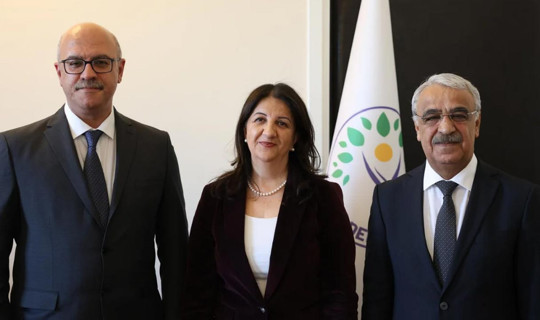 DEM Parti İmralı Heyeti Terör Örgütü PKK Lideri Abdullah Öcalan'ın Mesajını Paylaştı: Geriye Dönüş Mümkün Değil