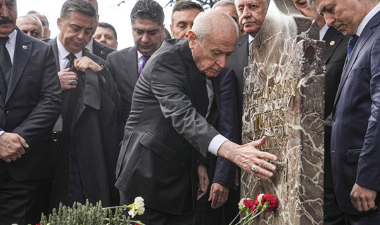 Bahçeli'den Alparslan Türkeş'in Kabrine Ziyaret