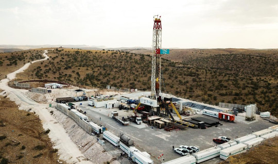 TPAO'dan Petrol Hamlesi: 4 Sahanın Ruhsatları Uzatıldı