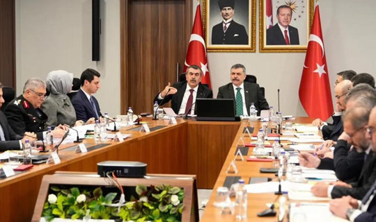 İçişleri Bakanlığı ve Milli Eğitim Bakanlığı'ndan Okul Güvenliği Zirvesi: İşte Alınan Yeni Kararlar