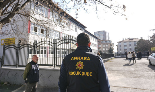 Okullarda Kırmızı Alarm: Her Kapıda En Az 2 Polis
