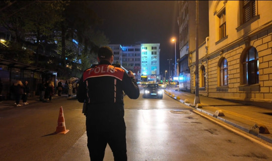 İstanbul Kadıköy'de Helikopter Destekli Polis Denetimi