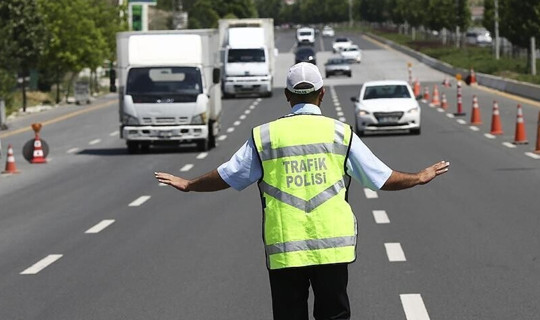 İstanbullular Dikkat: 3 İlçede Yollar Kapanıyor, Tramvay ve Vapurlar Devre Dışı