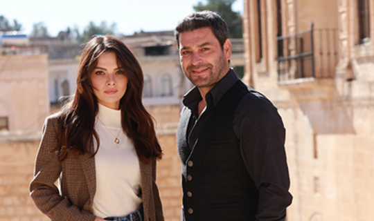 Ozan Akbaba Ve Sinem Ünsal’ın Romantik Sahnesi Sosyal Medyayı İkiye Böldü! Uzak Şehir'e Eleştiri Yağdı