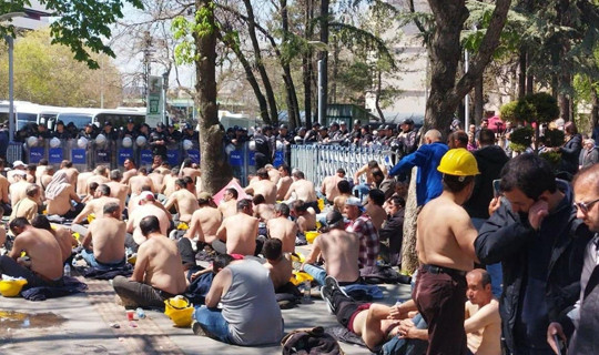 Direnişçi Madenciler Bakanlık Yetkilileri İle Görüşüyor