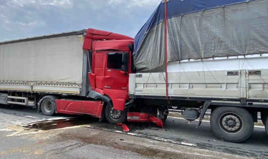 6 TIR'ın Karıştığı Kazada Ankara Yolu Trafiğe Kapandı