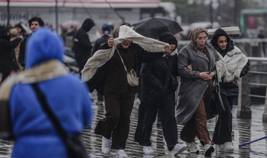 Türkiye Genelinde 'Sarı' Alarm: Fırtına, Sel ve Kar Kapıda!