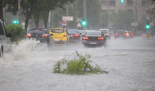Gaziantep ve Afyonkarahisar'da Eğitime 1 Gün Ara