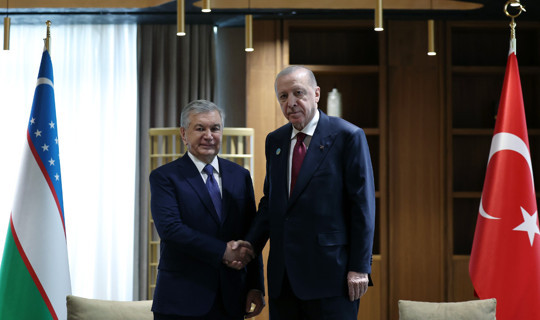 Cumhurbaşkanı Erdoğan Türkistan'da: Özbekistan Cumhurbaşkanı ile Kritik Zirve