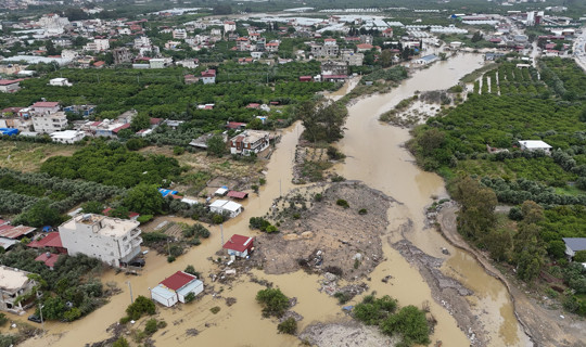Metrekareye 157 Kilogram Yağış! Hatay'dan Can Kaybı Yükseldi, Okullar Tatil Edildi