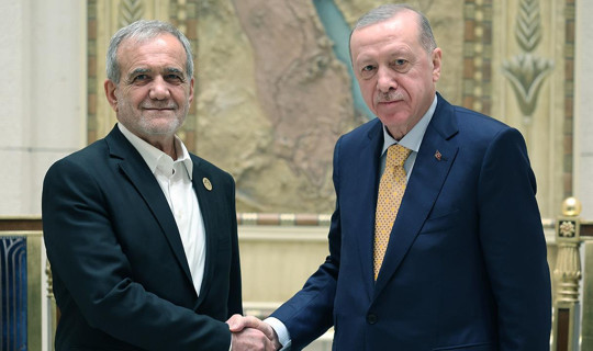 Cumhurbaşkanı Erdoğan Pezeşkiyan ile Görüştü