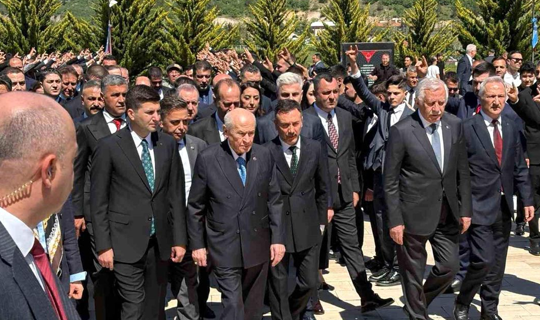 Bahçeli’den 'Bir Ölsek de Bin Dirileceğiz' Mesajı