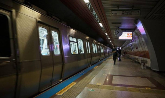 İstanbul'da Metroda İntihar Girişimi