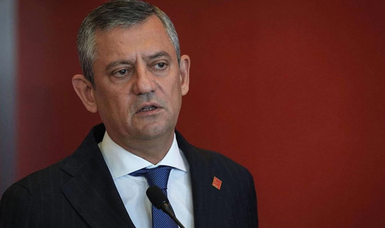 Ziyaretçi Yasağı Geldi: CHP Grup Toplantısında Özgür Özel Kürsüye Çıkacak