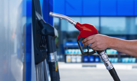 Küresel Petrolde 'Ateşkes' İyimserliği: Benzinde Eşel Mobil İndirimi Tabelada