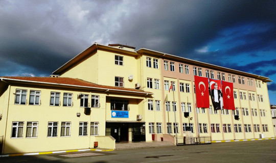 LGS Hazırlıkları Nedeniyle Cuma Günü Okullar Tatil Edildi