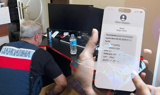 Gece Yarısı Gelen SMS'ler Çeteyi Ele Verdi: Kredi Kartlarını Otomatik Yazılımla Patlatacaklardı