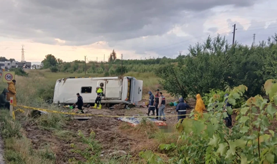 Isparta’da Feci Kaza: Tur Minibüsü Şarampole Uçtu, Çok Sayıda Ölü ve Yaralı