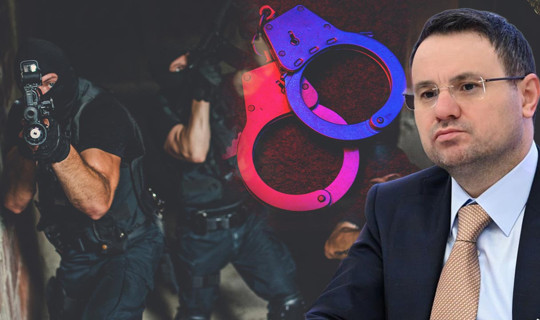 Bakan Gürlek Duyurdu: 48 İlde Organize Suç Örgütlerine Operasyon! Yüzlerce Gözaltı Var