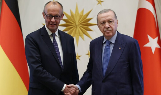 Ankara-Berlin Hattında Kritik Temas: Cumhurbaşkanı Erdoğan, Almanya Şansölyesi Merz ile Görüştü