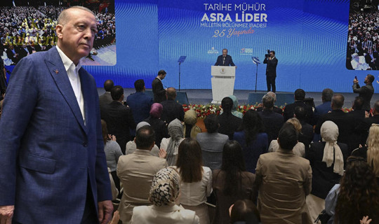 AK Parti Kulislerinden Sızdı: Cumhurbaşkanı Erdoğan Düğmeye Bastı! Kabine Bekleyecek, Teşkilatlar Değişecek