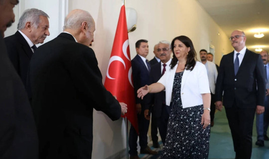 Çerçeve Yasa Trafiği Hızlandı: DEM Parti Heyeti ile MHP Lideri Bahçeli Arasında Sürpriz Zirve
