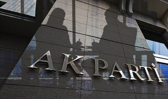 Kulislerde 'Transfer' Hareketliliği: AK Parti'ye Katılacağı İddia Edilen Vekil Telefonlarını Kapattı