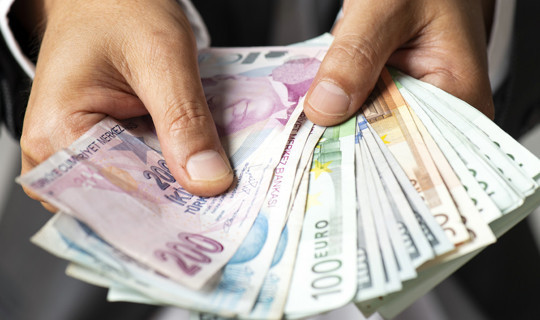 Dolar ve Euro Kaç Lira Oldu? İşte Serbest Piyasada İlk Rakamlar
