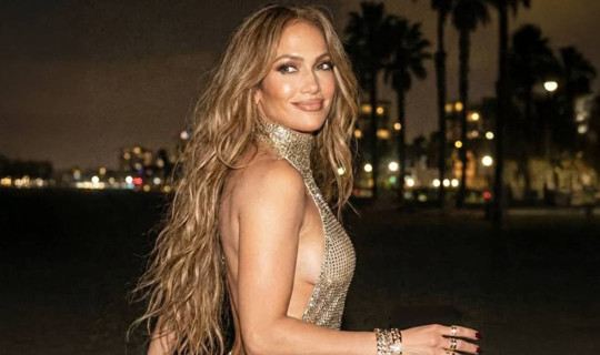 Jennifer Lopez'den Küvette Doğum Günü Paylaşımı