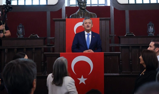Özgür Özel'den Flaş Açıklama: 'Yarın Anıtkabir'deyiz, Salı Günü Tüm İşlemler Bitecek'