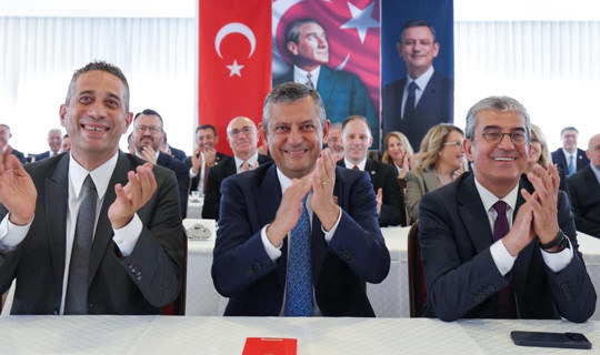 Özgür Özel Kurmaylarını Seçti: YENİ Parti'de 'Şaibesiz' ve Daraltılmış MYK