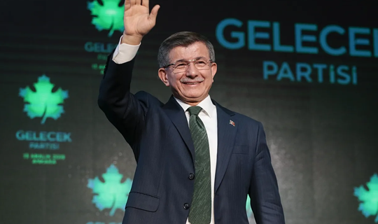 Ahmet Davutoğlu Siyasetten Çekildi: Gelecek Partisi Feshedildi