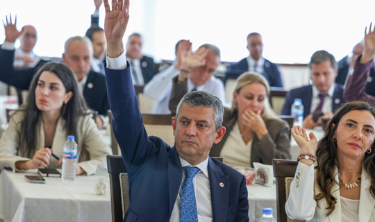 Ana Muhalefette Dev Göç: 200'den Fazla Belediye Başkanı CHP'den İstifa Etti, YENİ Parti'ye Geçiyor