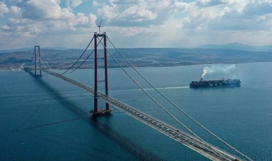 Çanakkale Boğazı'nda Karaya Oturan Gemi Kurtarıldı