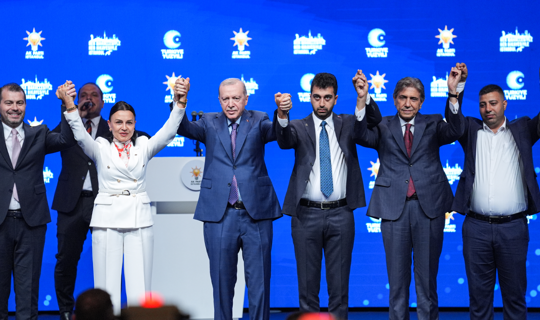 CHP'de İstanbul Depremi: Tuzla, Çekmeköy ve Şile Belediye Başkanları Resmen AK Parti'ye Geçti