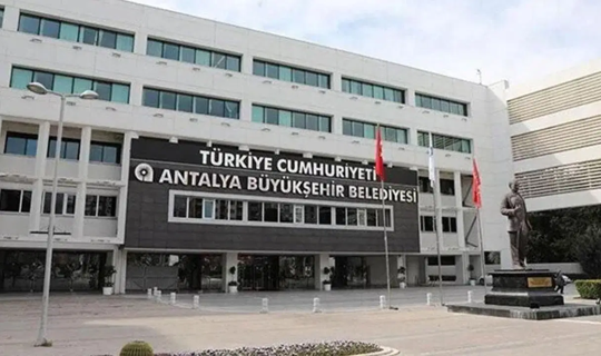 Antalya Büyükşehir Belediyesi'ndeki Yolsuzluk Soruşturmasında 2 Kişi Serbest Bırakıldı