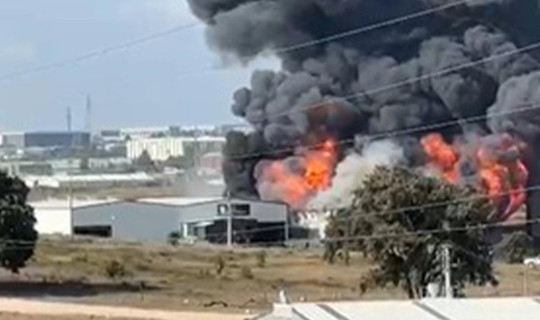 Kocaeli'de Kimya Fabrikasında Yangın