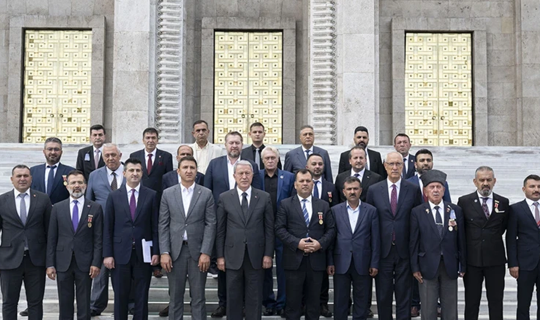Şehit Aileleri ve Gazilerle Görüşen Hulusi Akar’dan Düzenleme Sözü: 'Yeni Adımlar Atacağız'