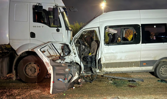 Hatay'da Feci Kaza! 1 Ölü, 14 Yaralı