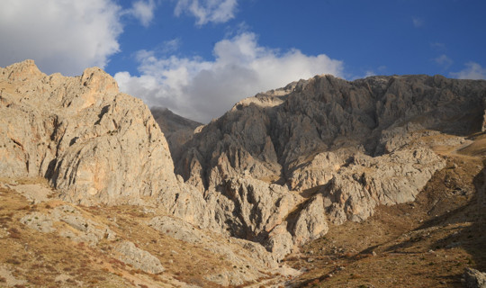 Niğde'de Mahsur Kalan Dağcı Turist İçin Film Gibi Operasyon