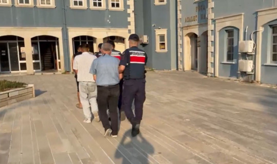 Göçmen Kaçakçılarına 23 İlde Ağır Darbe: 31 Şüpheli Tutuklandı, Çok Sayıda Araca El Konuldu