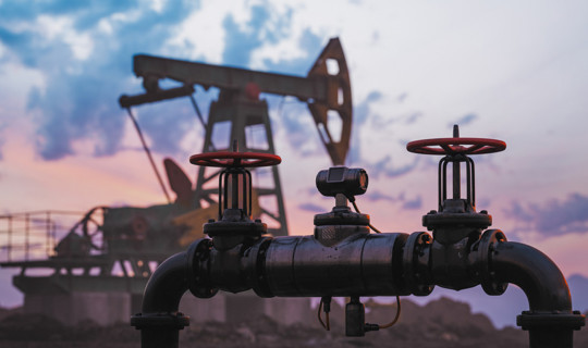 Hürmüz Boğazı'nda Savaş Çanları: Küresel Piyasalar Alarma Geçti, Brent Petrol Çakıldı