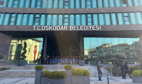 Mahkeme Durdurdu, Valilik Yeni Görevlendirmeyi Açıkladı! Üsküdar Belediyesi'nde Koltuğa Kim Oturacak?
