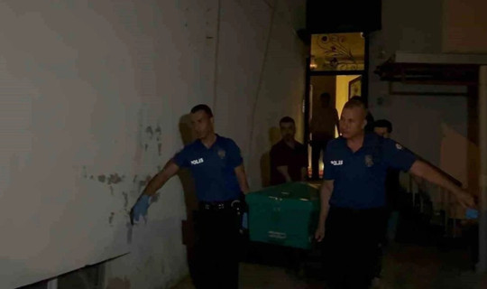 Adana'da Vahşet! Eski Eşini Öldürüp Oğlunu Ağır Yaralayan Kişi İntihar Etti
