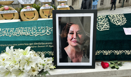 Ünlü Oyuncu Gülsen Tuncer'e Son Veda! Dostları Yalnız Bırakmadı