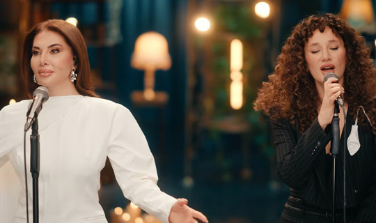Ebru Yaşar ve Mela Bedel’den Yılın Düeti: 'Kararsızım' Yeniden Hayat Buldu