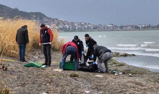 Isparta'da Göl Kenarında Ceset Bulundu