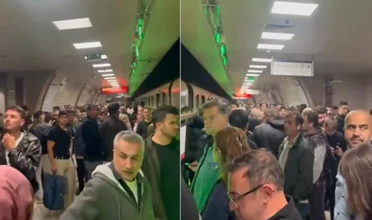 İstanbul'da Metro Durağında Kablolar Patladı! Yolcular Tahliye Edildi, Seferlerde Aksama Yaşanıyor