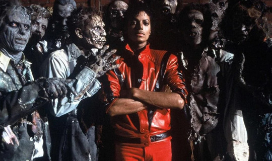 Michael Jackson’ın İkonik Ceketi 15 Yıl Sonra Yeniden Satışta! Dünya Rekoru Kırmıştı